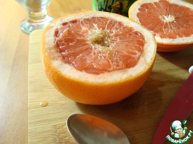 Грейпфрут вес. Печеный грейпфрут. Запеченный грейпфрут в духовке. Половинка грейпфрута. Половинка грейпфрута с начинкой.